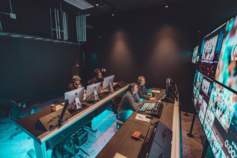 Easy mounting and cable management